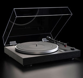 Dual CS429 diecast platter and brass spindle deliver smooth, consistent rotation