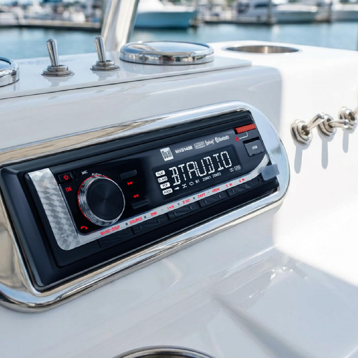 MXD140B AM/FM stereo for on-board radio listening