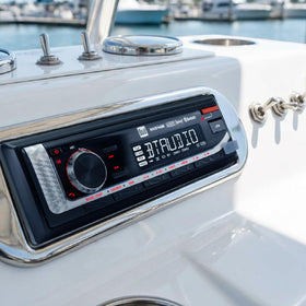 MXD140B AM/FM stereo for on-board radio listening