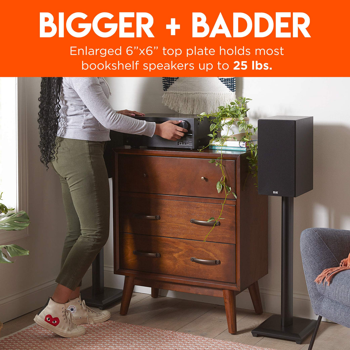 ECHOGEAR floor stands with rubber pads reduce vibration for clearer sound