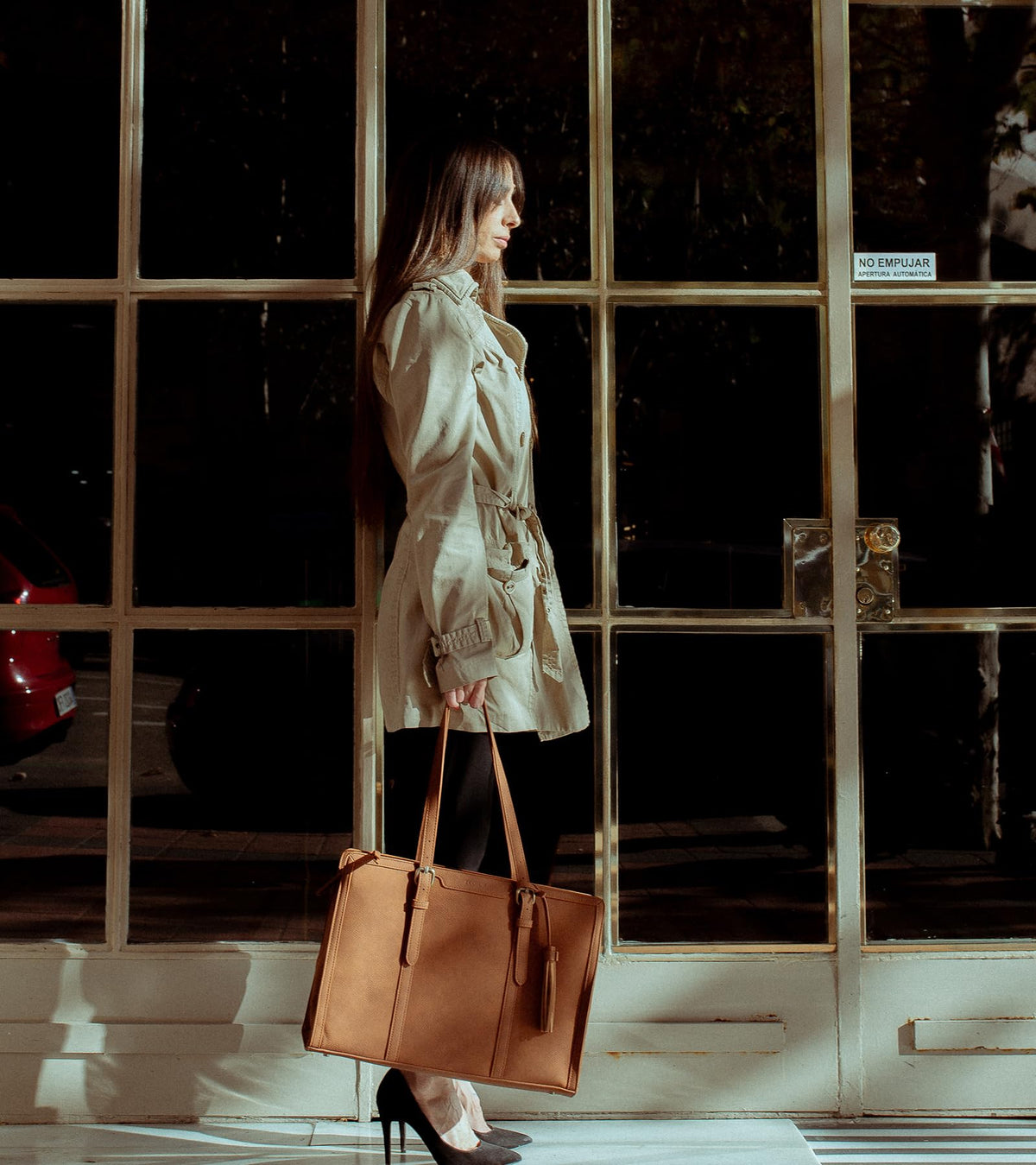 ECOSUSI open bag displaying three compartments and organized essentials