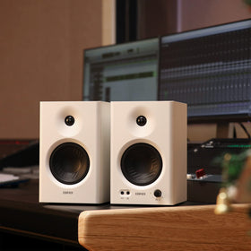 Edifier MR4 woofer detail highlights 4-inch drivers with clear midrange.