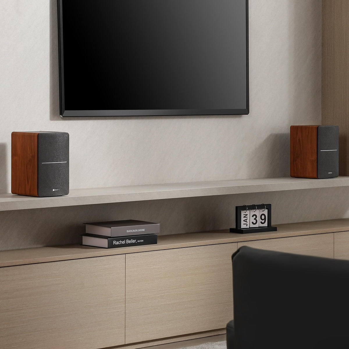 Edifier P12 included speaker wires enable quick amplifier connection.