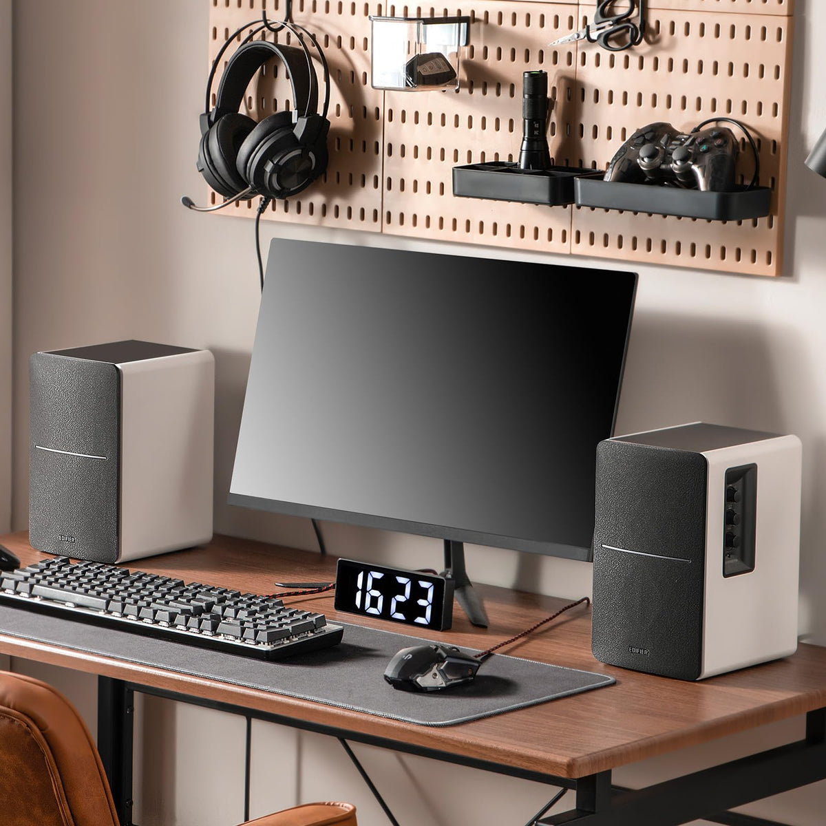 Edifier R1280DB wireless Bluetooth setup enables cord-free listening.