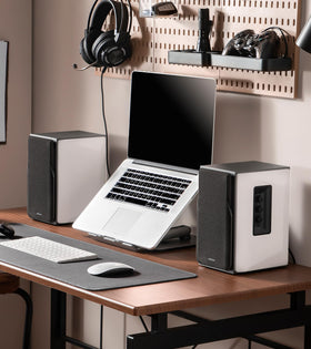 Edifier R1380T immersive sound demonstration showing room-filling audio