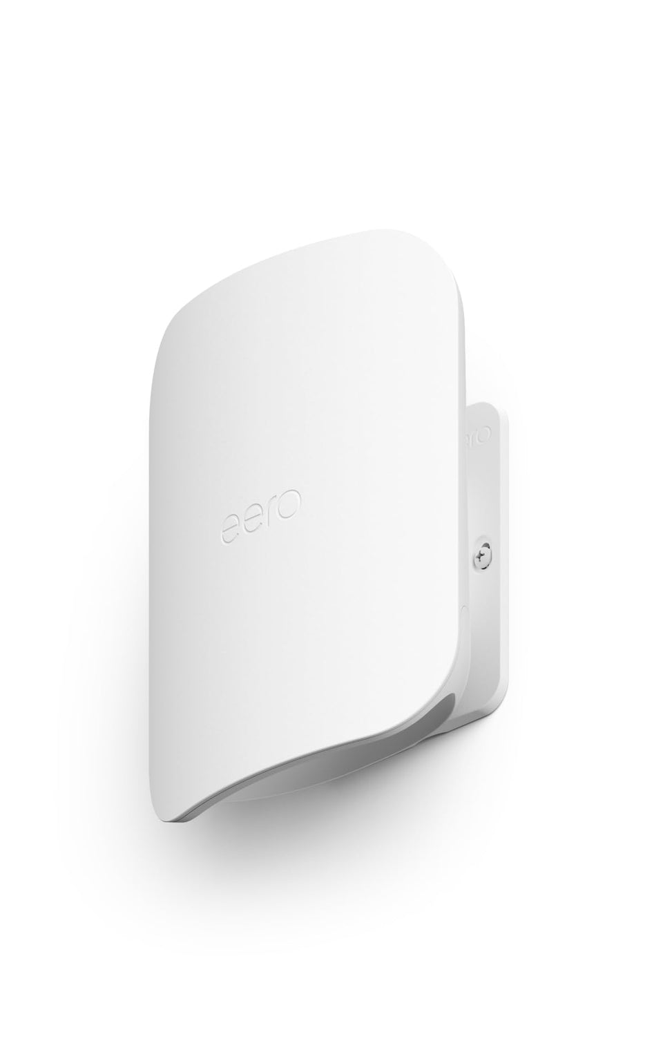 eero Outdoor 7 mesh wifi coverage across a large backyard for reliable connectivity.