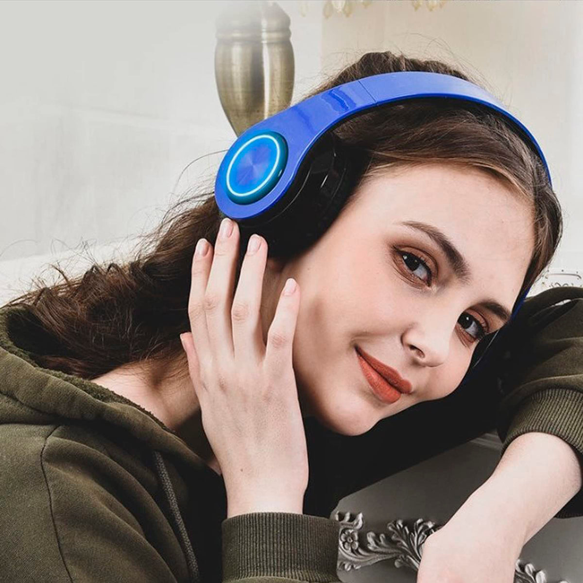 E-Greetshopping kids headphones built-in mic for hands-free calls
