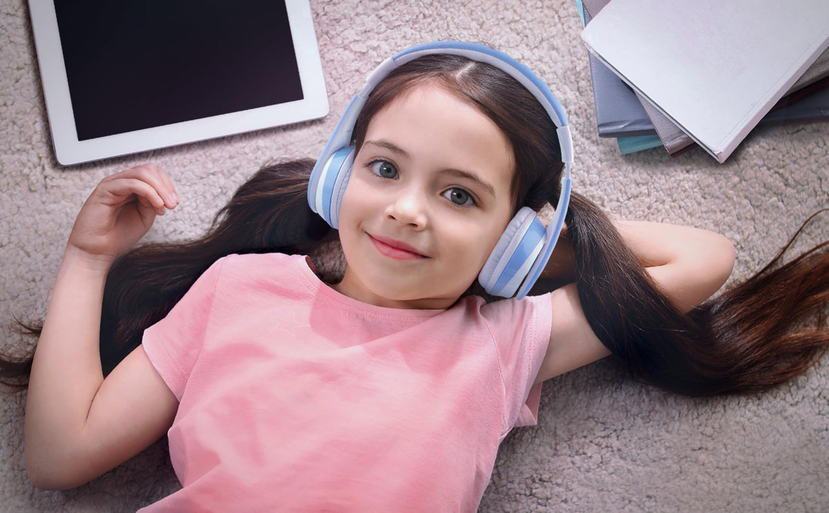 eKids Frozen 2 folded for travel showing compact foldable convenience