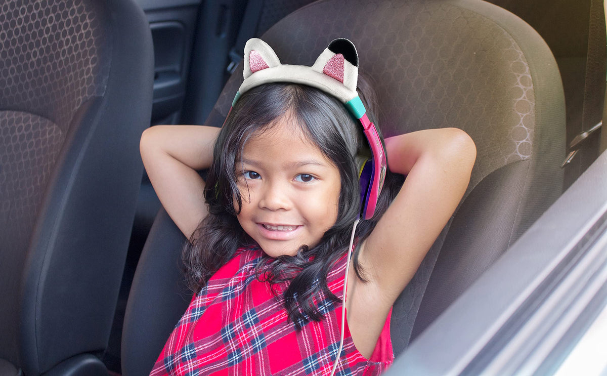 eKids Gabby's Dollhouse kids listening in car demonstrating share port for two listeners