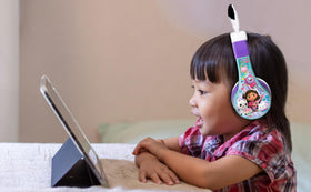 eKids Gabby’s Dollhouse wired connection with included cable for reliable playback