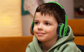 eKids headphones side microphone detail for clear voice calls and chat