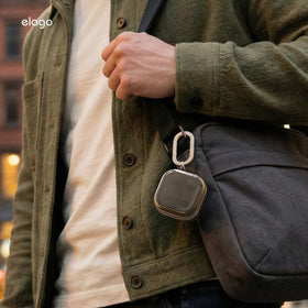 elago lifestyle commute shot showing easy access and secure carry benefit