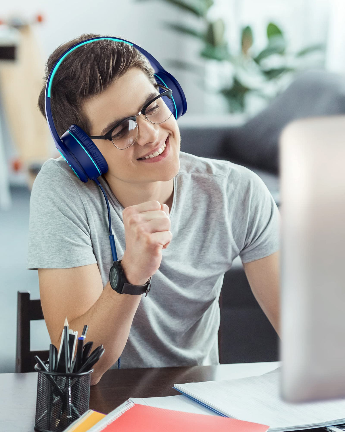 ELECDER i45 travel-friendly headphones for school and commute