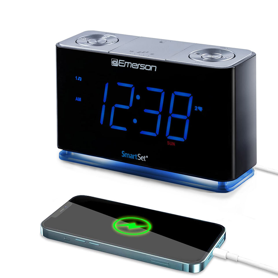 Emerson CKS1507 with a blue LED display for easy night viewing.