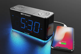 Adjustable dimmer and soft nightlight on the Emerson CKS1507.