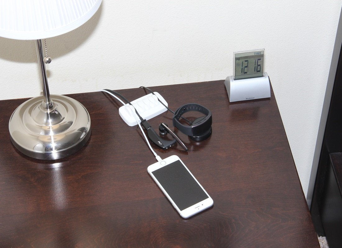 ENVISIONED non-slip base silicone design prevents cables from sliding away.