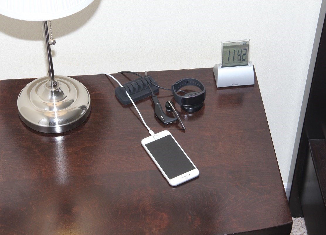 ENVISIONED non-slip silicone base prevents movement during daily desk tasks
