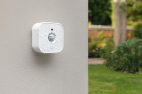 Eve Motion side profile highlighting slim design and discreet placement benefit