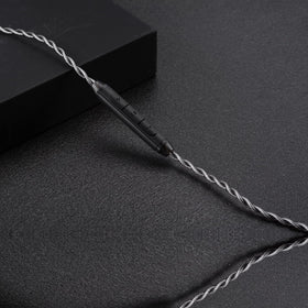 FAAEAL pre-shaped earhook ensures secure, comfortable wear