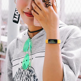 Farluya Inspire 3 easy-install band swaps without tools.