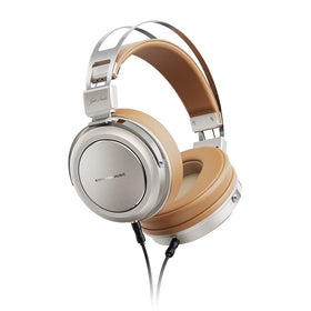 FiiO JT1 earpad close-up with inline microphone highlighting comfort and control