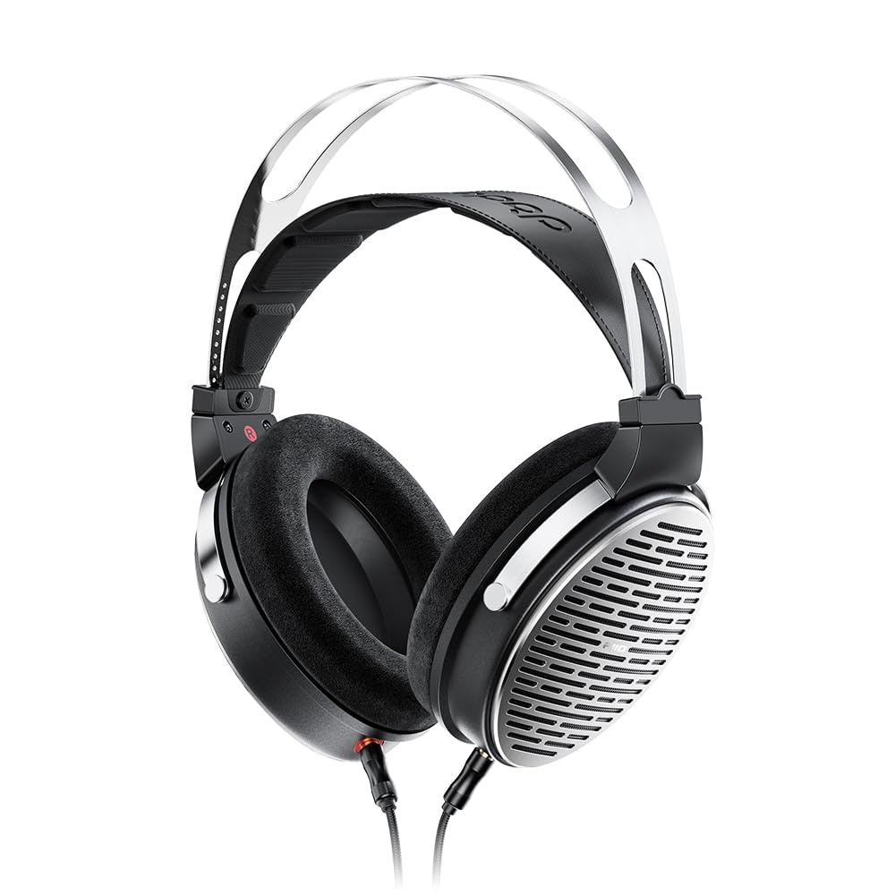 FiiO JT3 with 50mm driver delivers a wide soundstage and detailed bass.