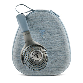Focal AZURYS ambient living room setup highlights versatile listening at home.