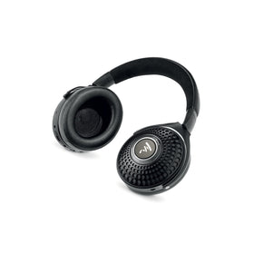 Focal Bathys battery life display and charging indicators for long listening.