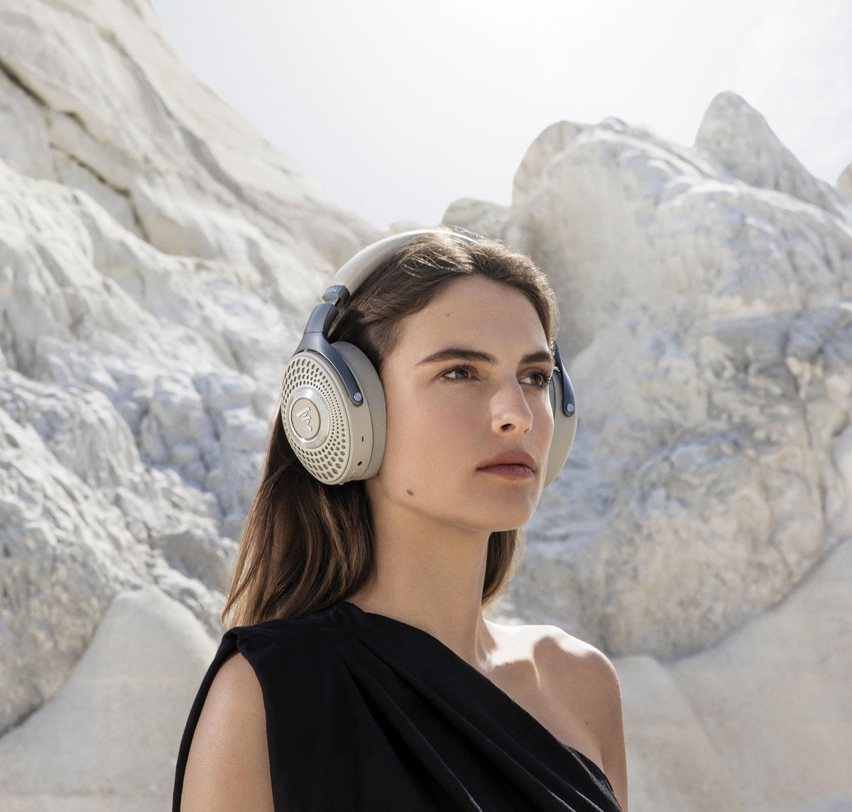 Focal Bathys headband detail revealing refined leather for comfort