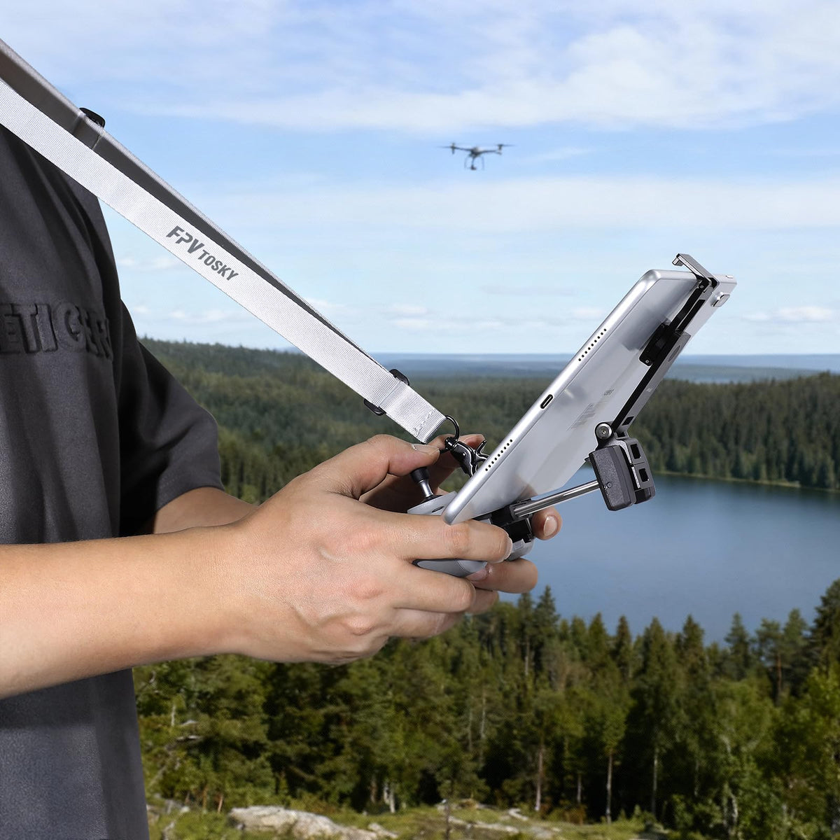 Secure clamp from FPVtosky grips large tablets without slipping
