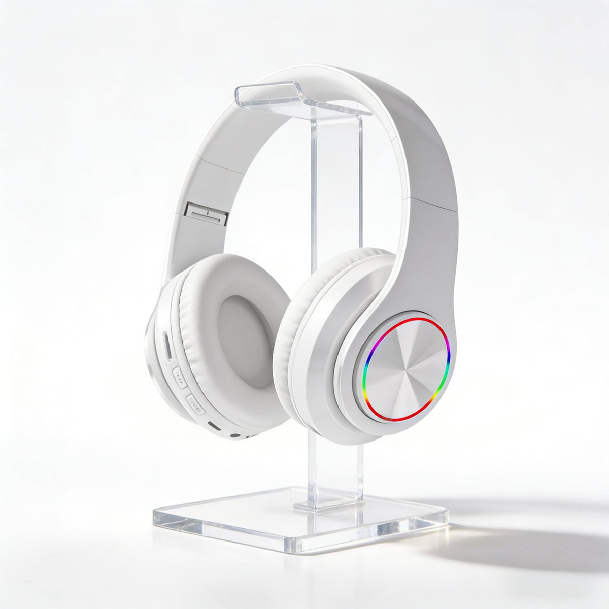 Fragolucyou white color headphone design for a clean look