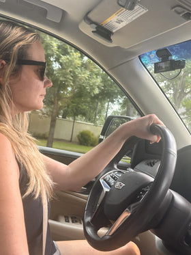 FREEZE2TRIM suction mount on windshield for fast secure installation