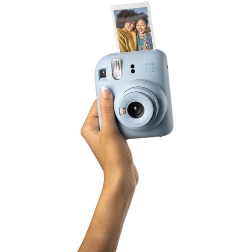 Automatic exposure helps deliver balanced lighting in diverse settings.