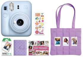 Fujifilm Instax Mini 12 pastel blue – front view, ideal for spontaneous memories.