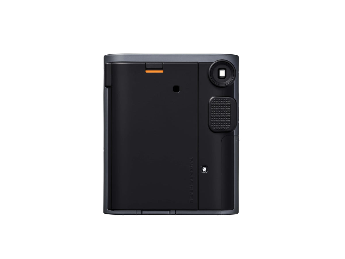 Fujifilm Instax Mini 41 automatic exposure control for reliable lighting in different environments.