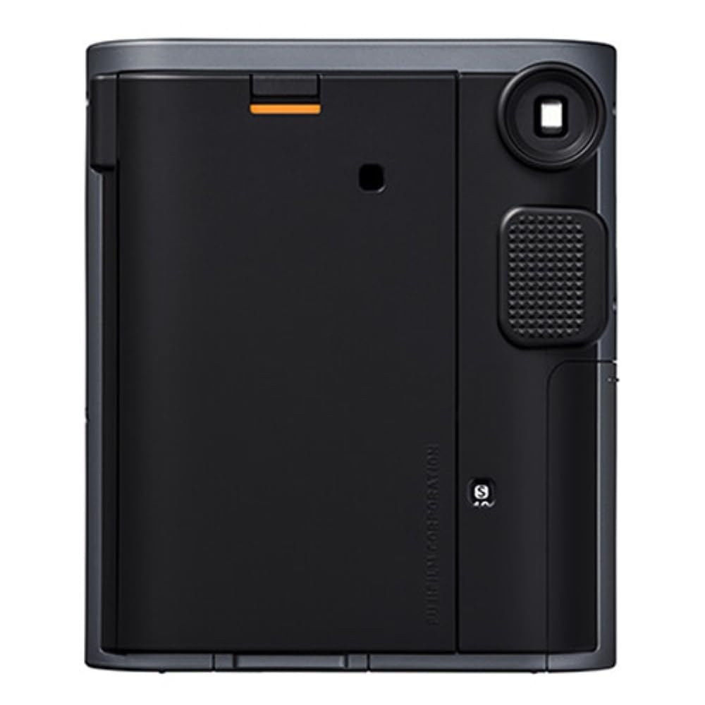 Fujifilm Instax Mini 41 close-up mode enables sharp close portraits.