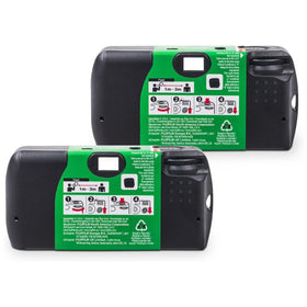 Fujifilm QuickSnap Flash 400 10-foot-flash-range supports low-light moments.
