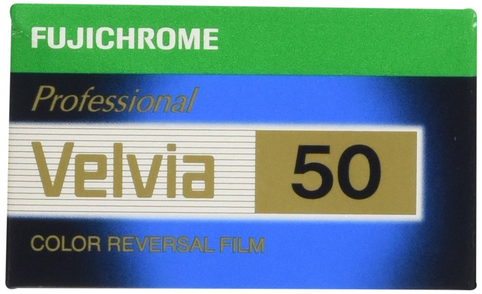 Fujifilm Velvia 50 135 film box with 36 sheets, ideal for vibrant landscapes.