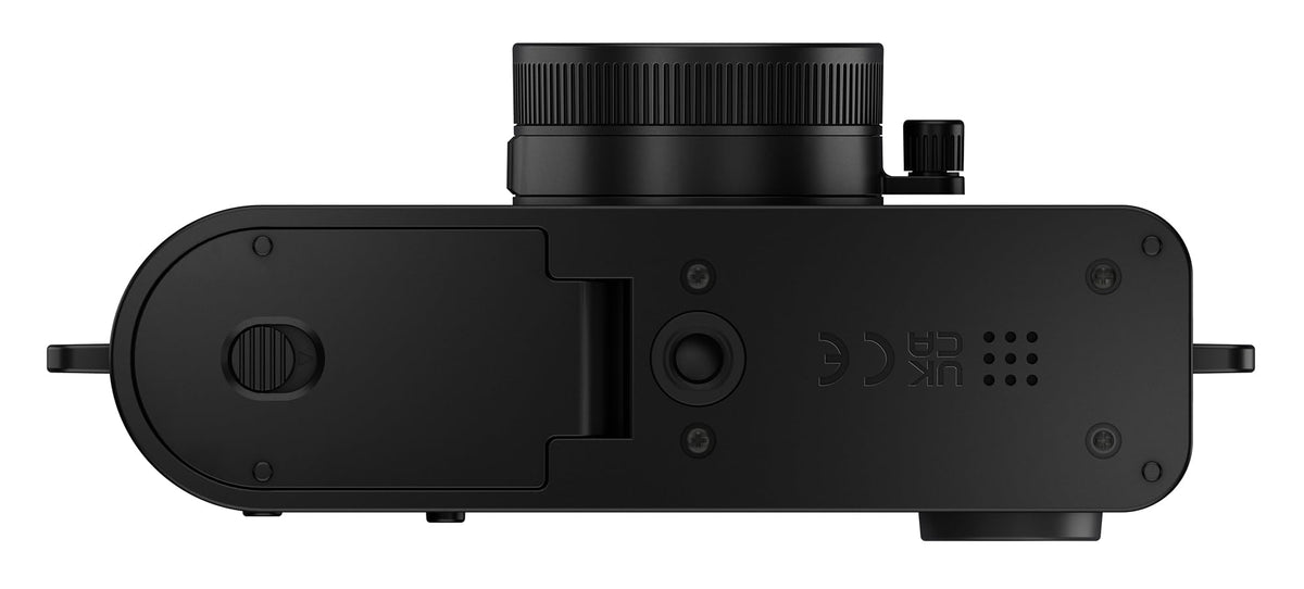 Fujifilm X Half film-camera-style design with viewfinder enhances tactile control and focus.