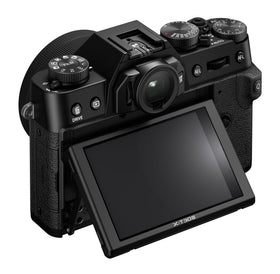 Fujifilm X-T30 III AI autofocus tracks subjects smoothly for sharp results.