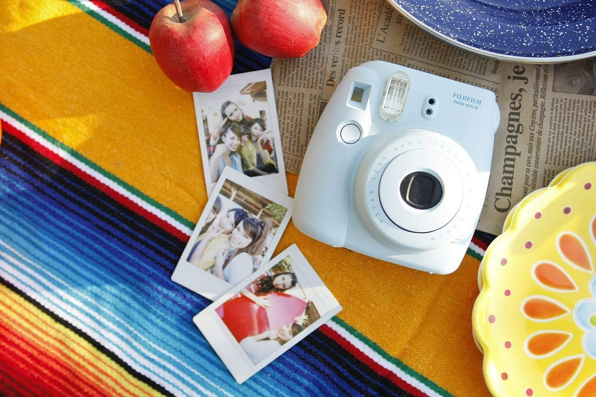FujiFilm Instax Mini 8 Blue exposure LED indicator helps calibrate aperture