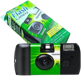Fujifilm QuickSnap Flash 400 wide-angle lens for broader scenes