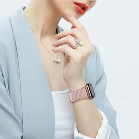 Fuleda adjustable buckle design for versatile wrist sizing