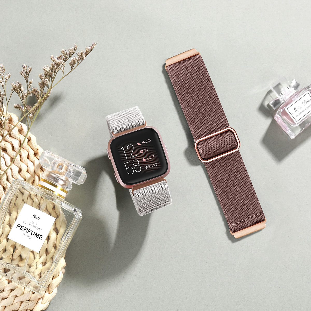 Wave-design band adds chic flair to Versa 2.