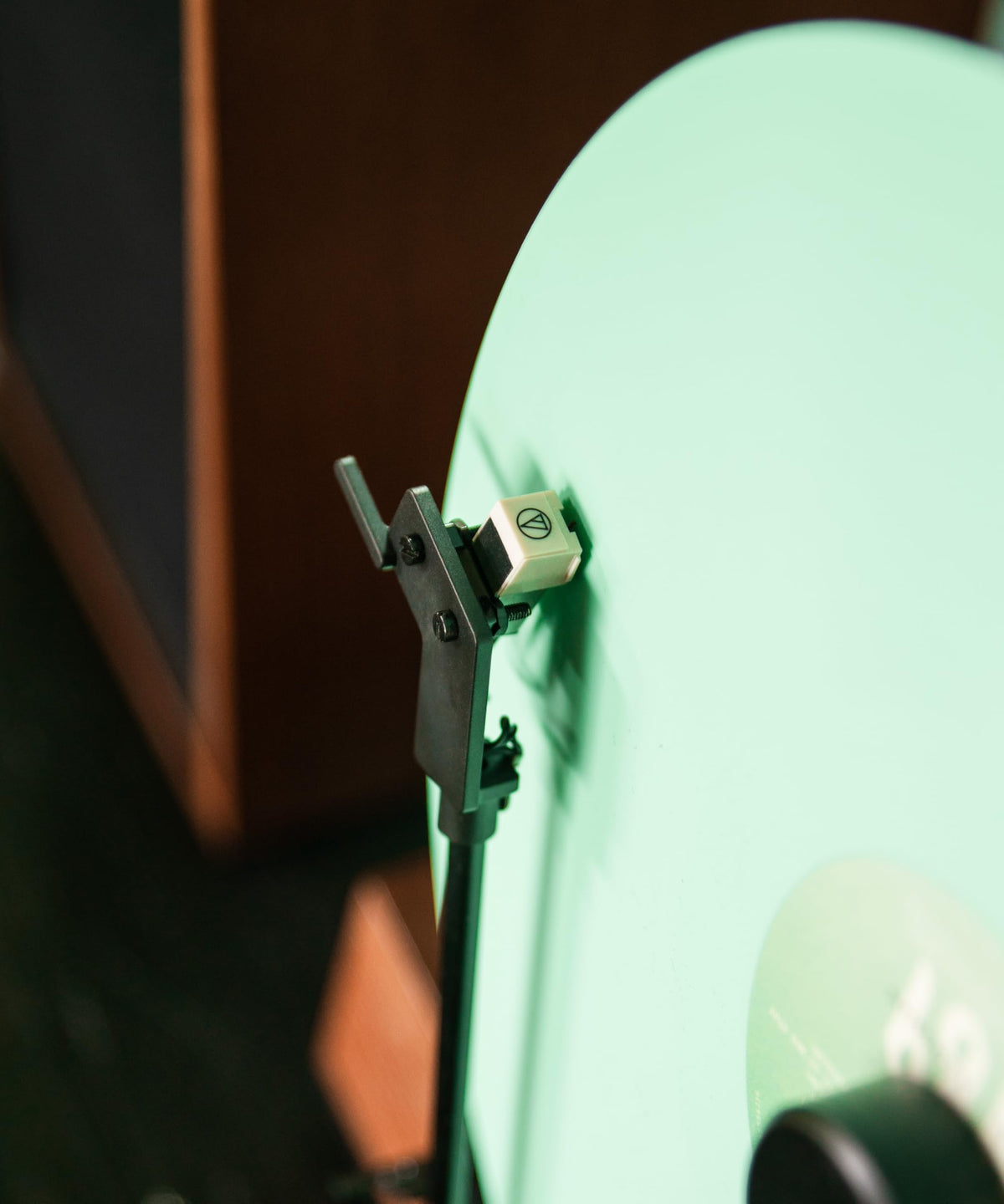 Belt-drive system on Fuse GLD supports 33 45 and 78 RPM records