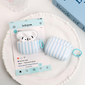 Fycyko AirPods Pro 3 dustproof design keeps the interior clean while charging.