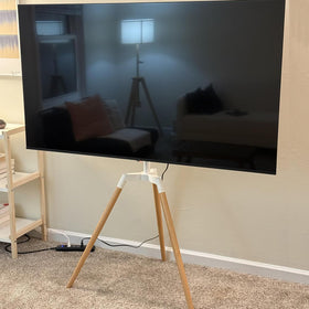 Fydeamer compatible with 32-65 inch TVs and multiple VESA patterns.