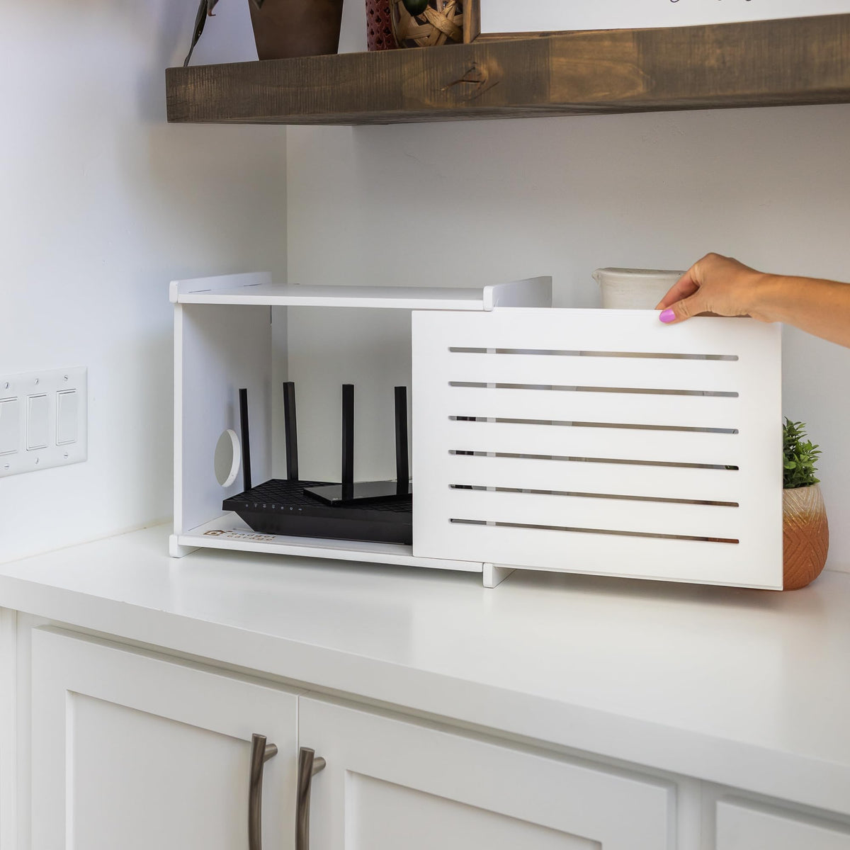 Gadget Garage included mounting template and screwdriver, simplifies level installation