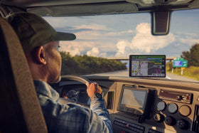 Garmin dēzl OTR620 32GB microSD card expands storage.