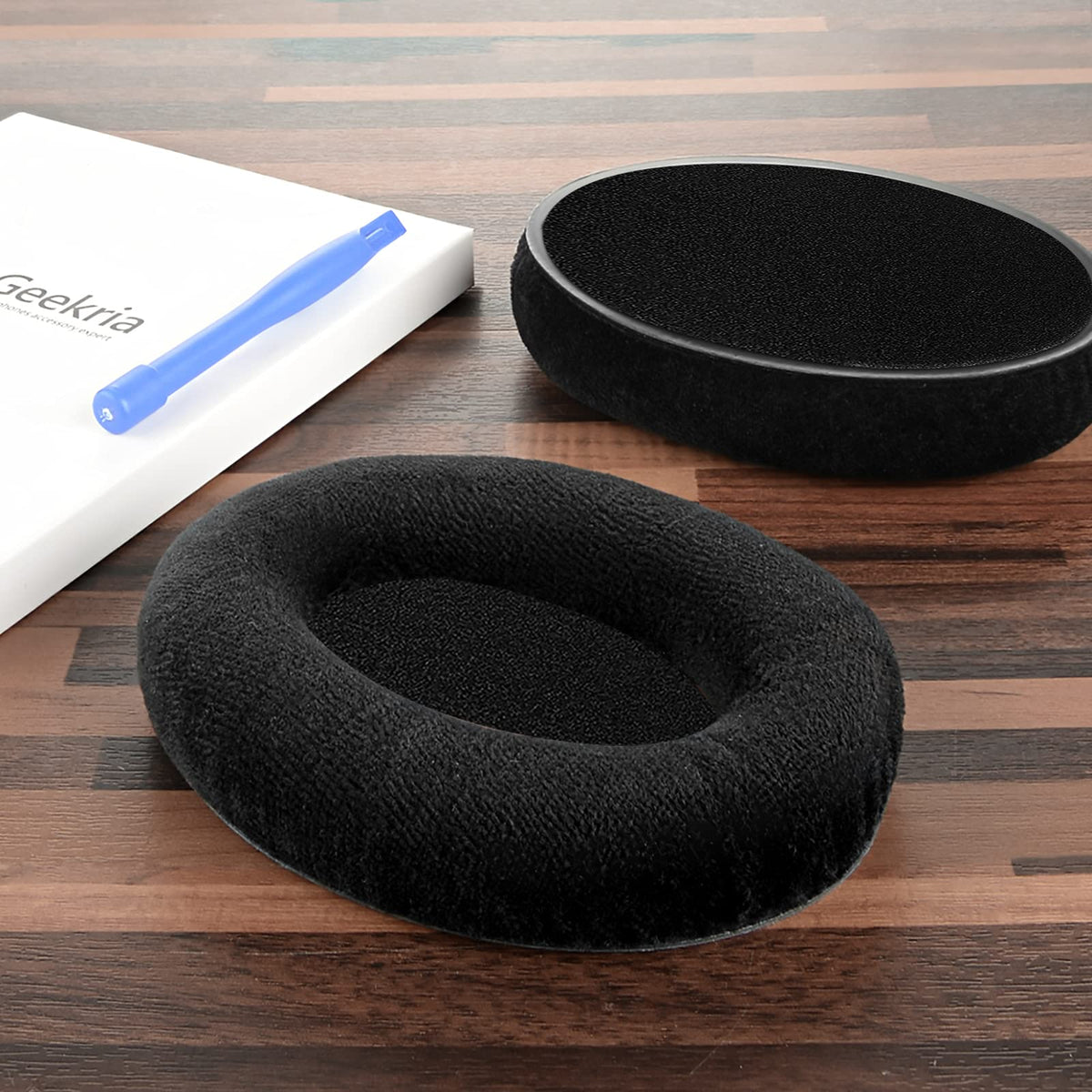 Geekria Velour cushions for HME95 deliver soft seal and improved ear contact.